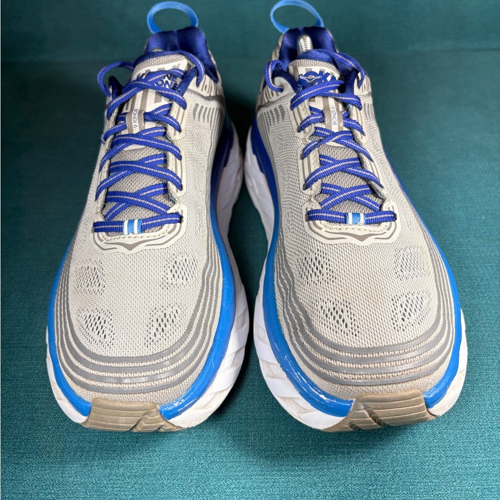 Size 10.5 - Men’s Hoka One Bondi 6 gray shoes - Picture 4 of 9